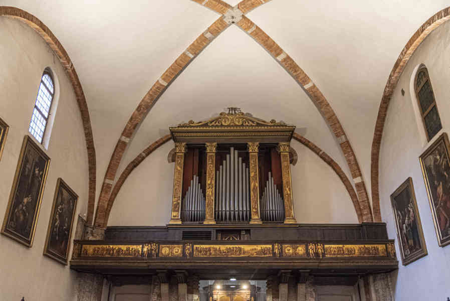 Italia - Milán 144 - basilica dei Santi Apostoli e Nazaro